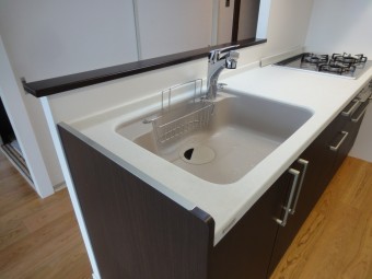 リビングの様子がわかるキッチンに